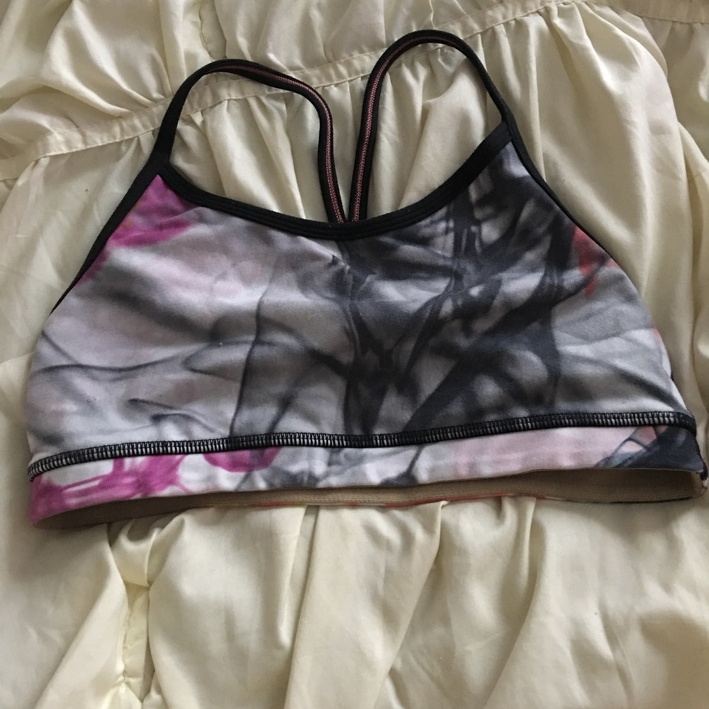💜 B2G1! 💜EUC RARE Lululemon Power Y Bra 4