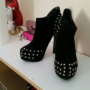High heel ankle boots with studs