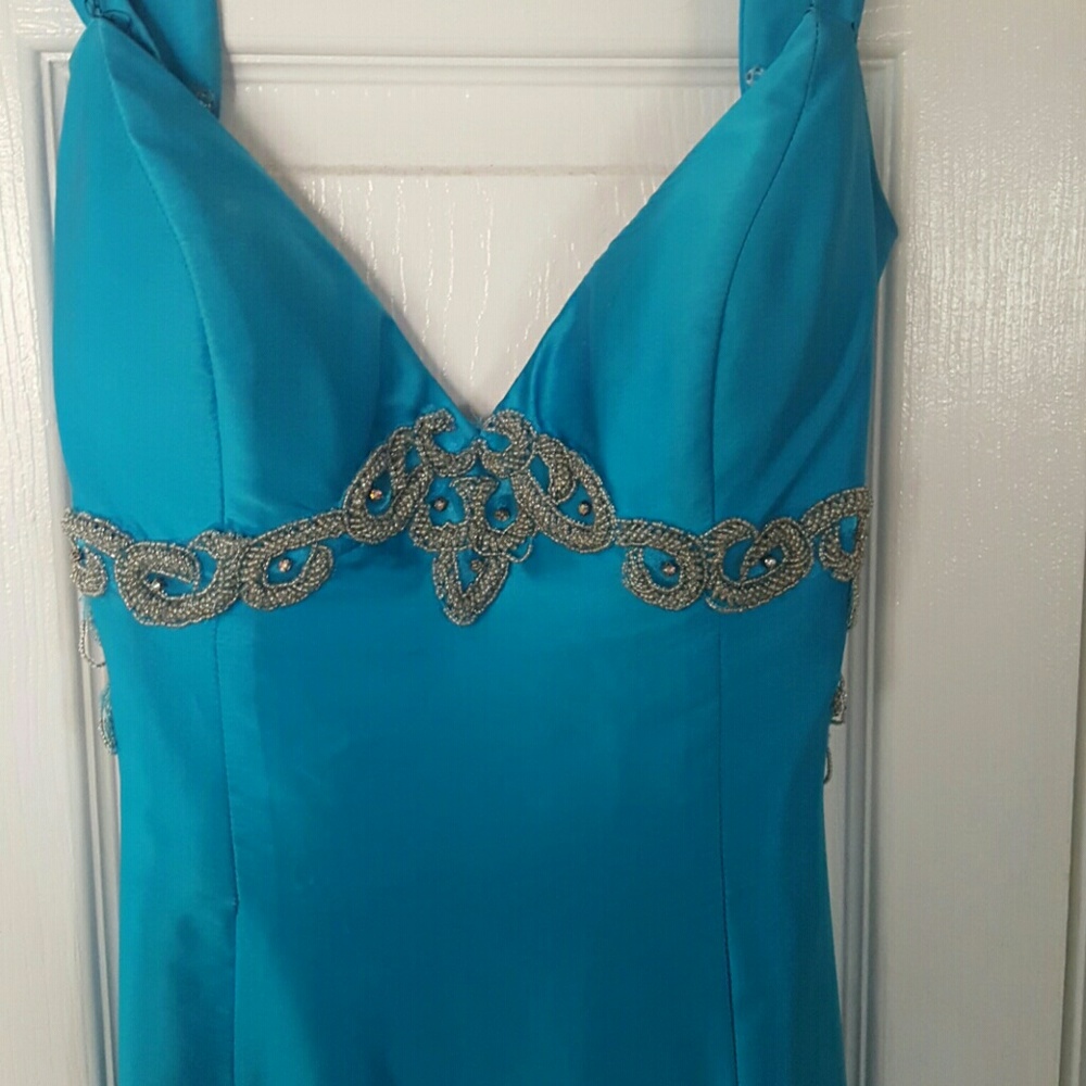 Backless blue prom dress