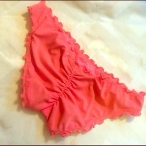 Cheeky bottoms vs pink : Orange ? S