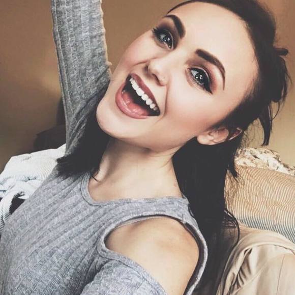 Meet your Posher, Chloe - Picture 1 of 1