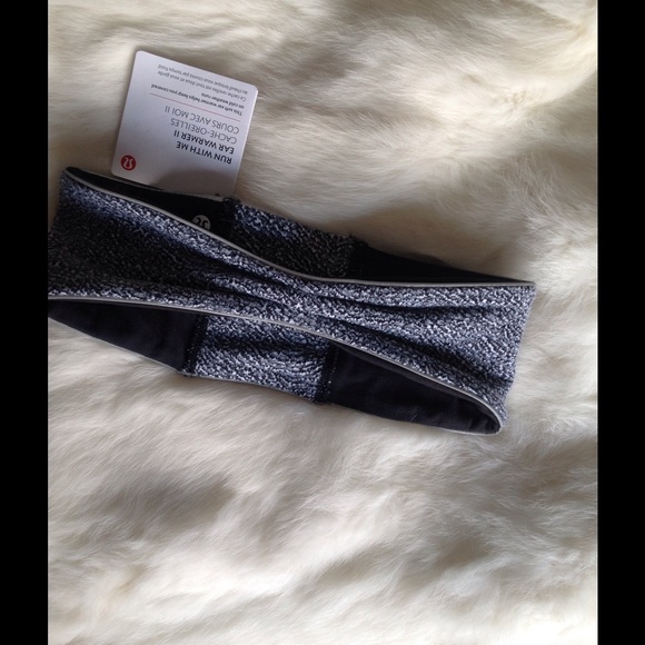 JUST IN✔️Run with me ear warmer by Lululemon - Picture 6 of 8