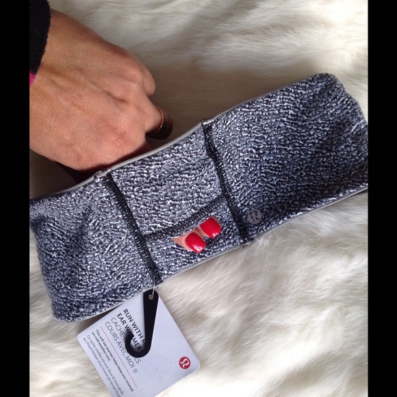JUST IN✔️Run with me ear warmer by Lululemon - Picture 7 of 8