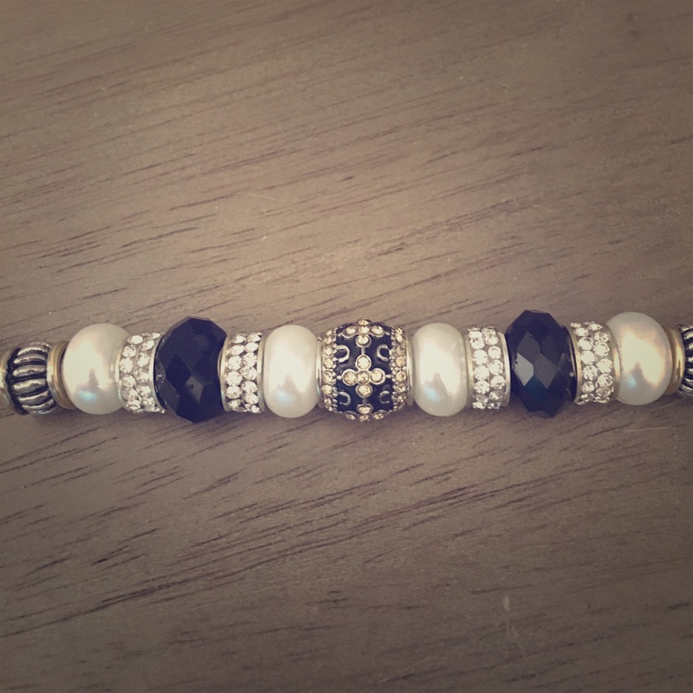 Pearl and black bead bracelet