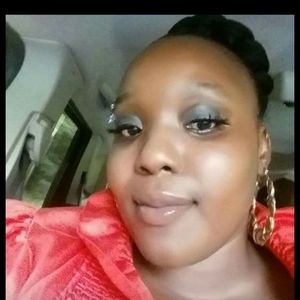 Meet your Posher, Danyelle