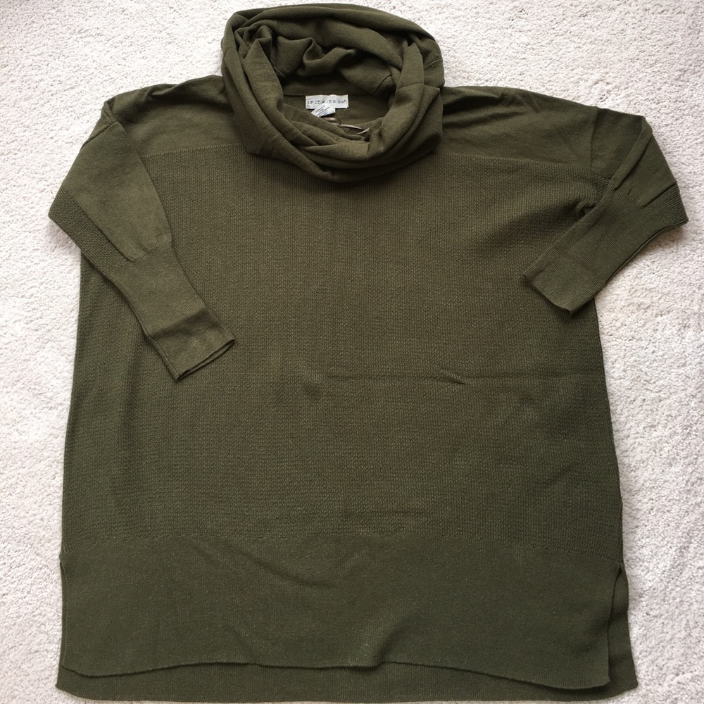 👚Closet Cleanout👚 Anthropologie oversize sweater