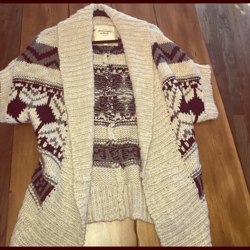 Abercrombie & Fitch Sweater