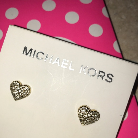 Michael Kors Gorgeous Gold Pave Heart Post Earring - Picture 3 of 4