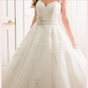 Wedding dress