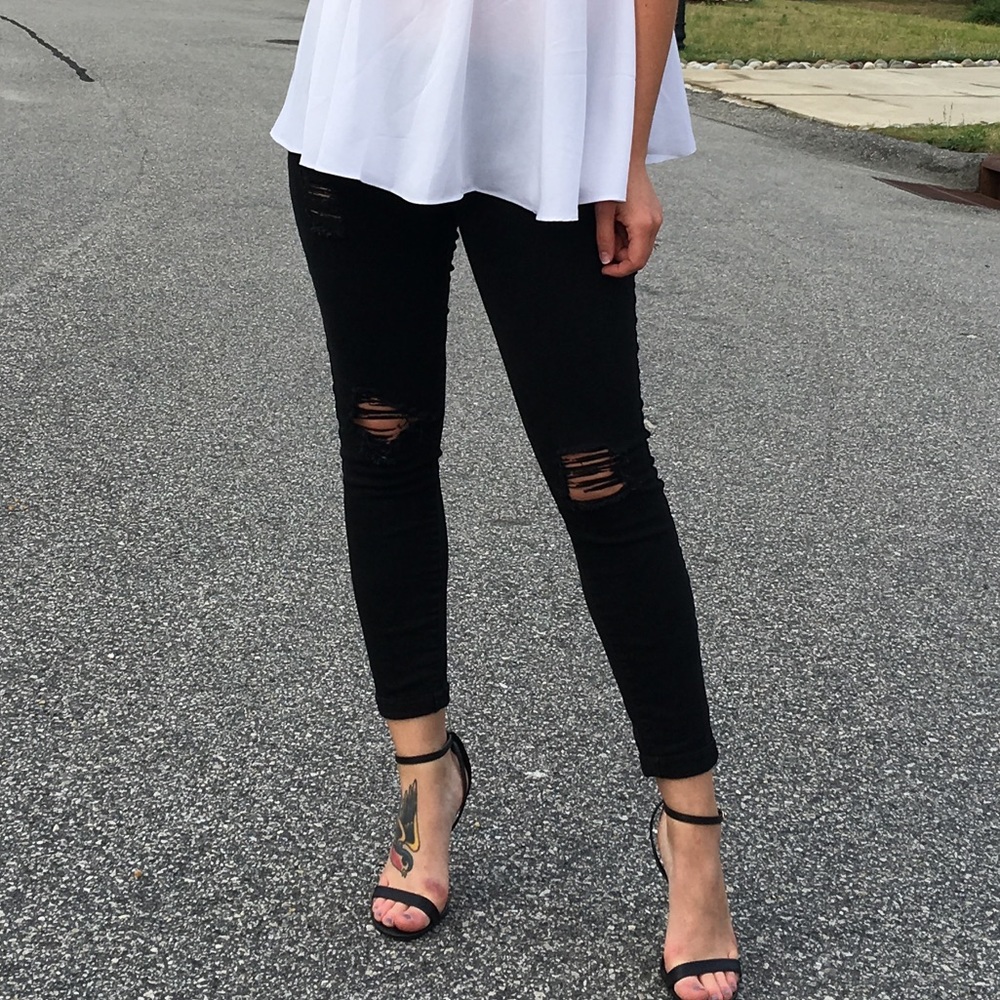 Jayne Nash | Black Distressed Skinnies