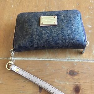 Michael Kors credit card holder