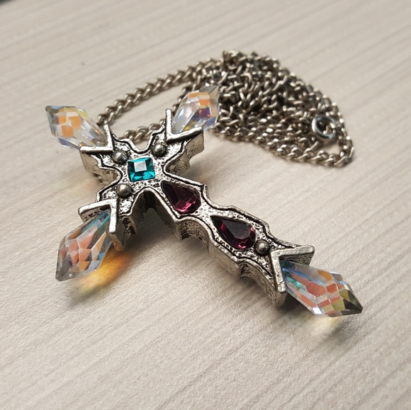 Vintage Jewelry - Exqusite Vintage Cross Necklace
