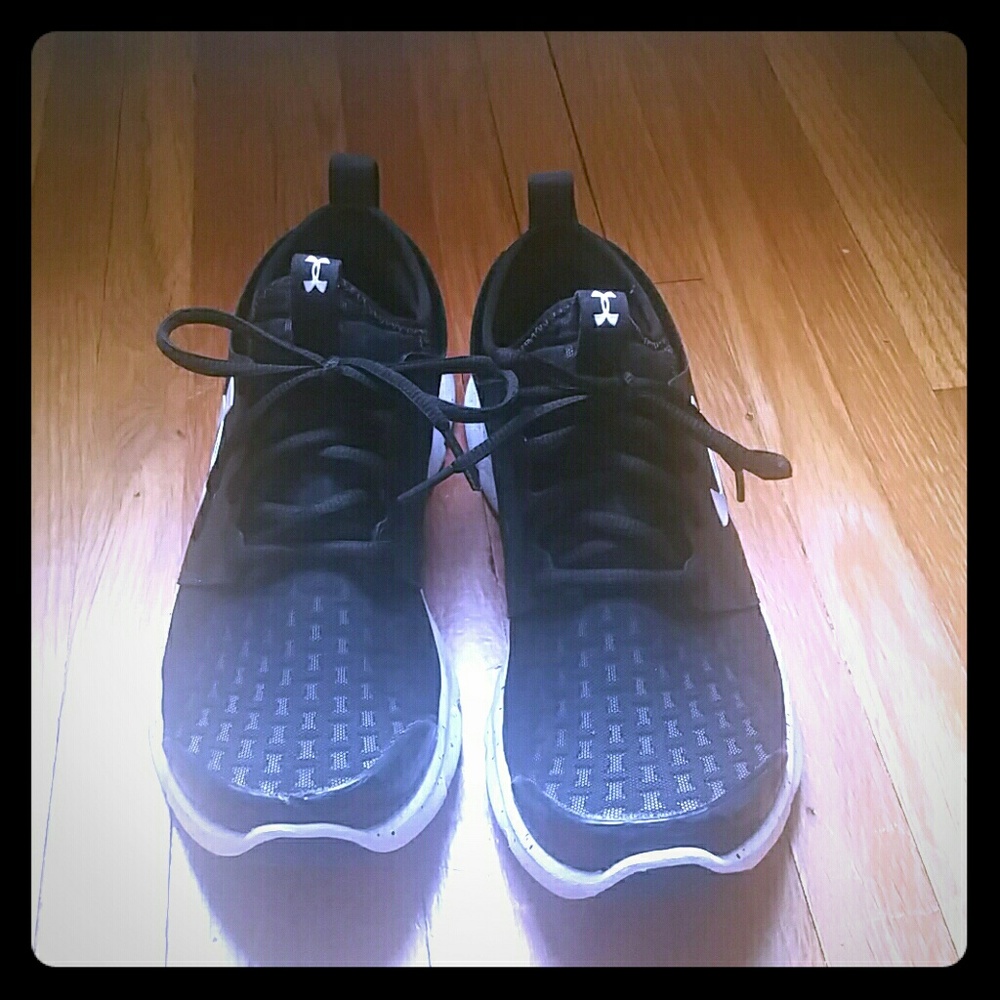 Under armour tennis shoes