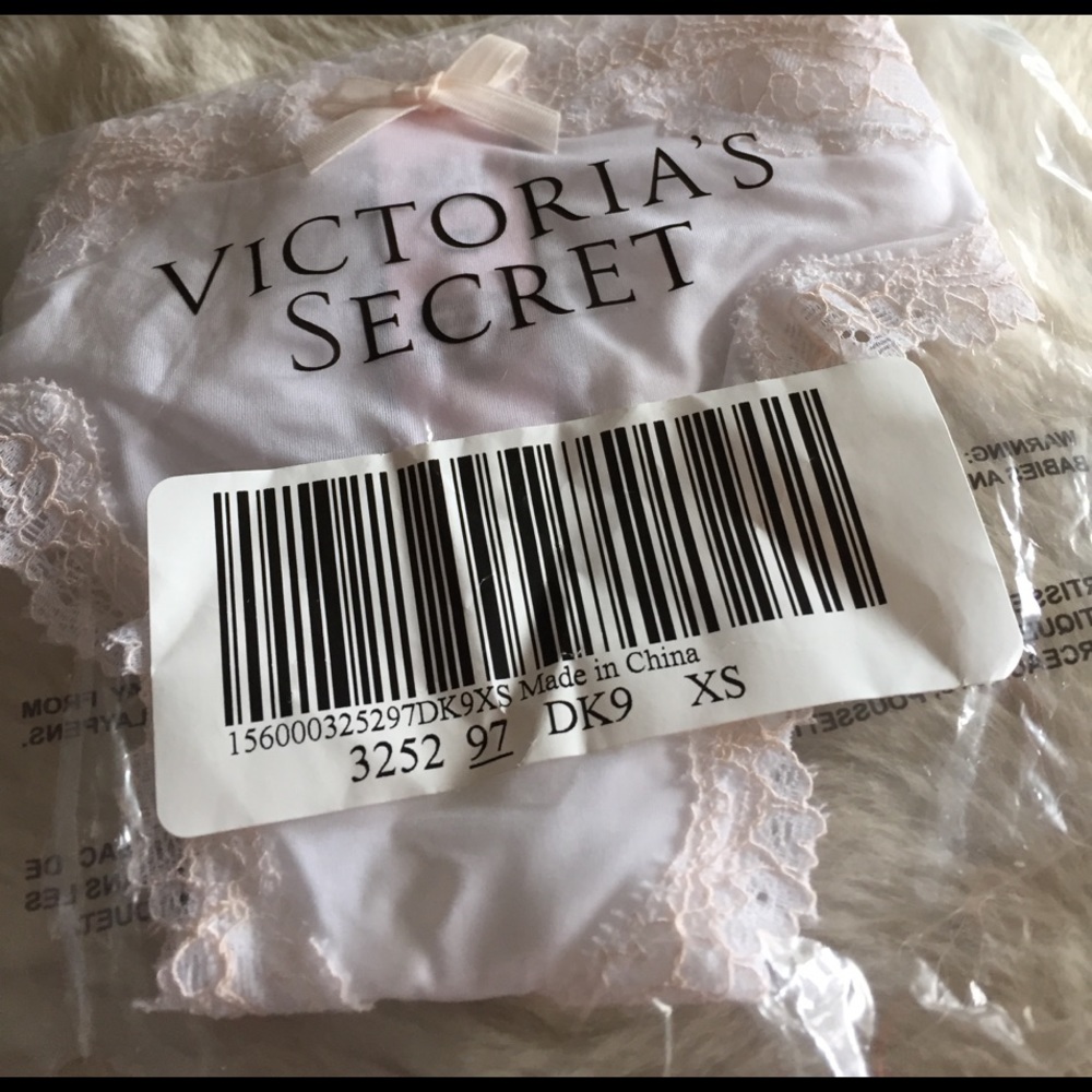 Victoria's Secret Lace Trim Thong - Picture 4 of 5