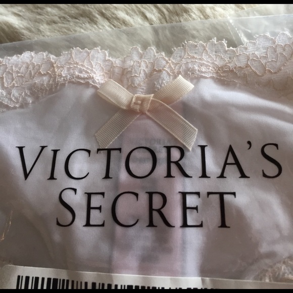Victoria's Secret Lace Trim Thong - Picture 3 of 5