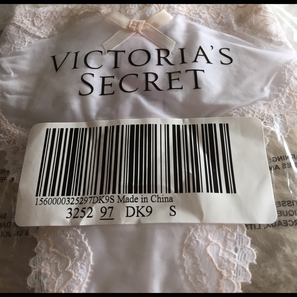 Victoria's Secret Lace Trim Thong - Picture 5 of 5