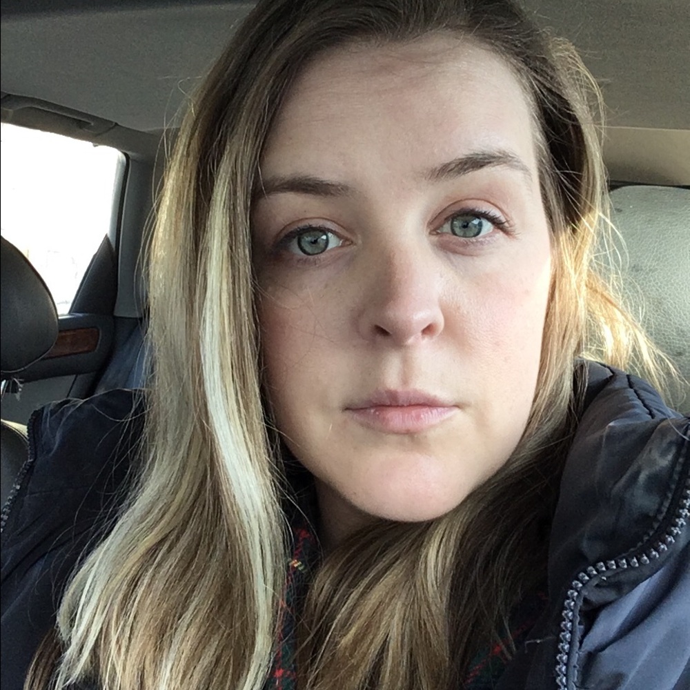 Meet your Posher, Caitlin