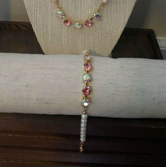Swarovski crystal necklace and bracelet set - Picture 2 of 2