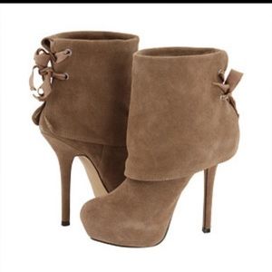 Steve Madden Fiana Beige leather suede booties