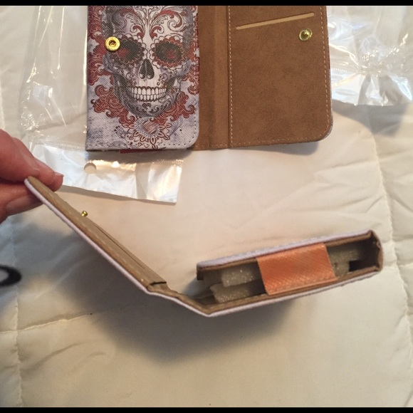 ☠️ NWT iPhone 6 cases💕 - Picture 5 of 5