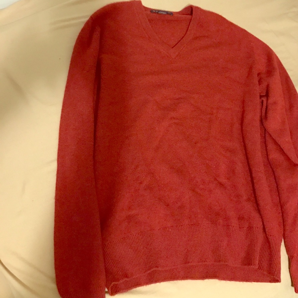 Brooks Brothers 100% cashmere V-neck sweater