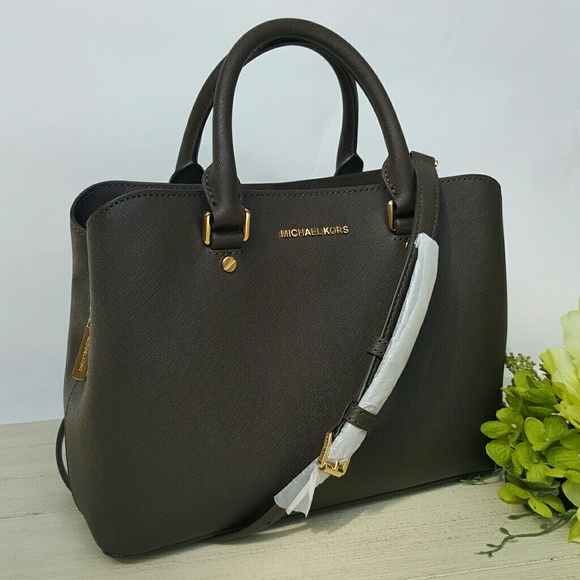 Michael Kors Handbags - Michael Kors Savannah satchel coffee brown bag MK