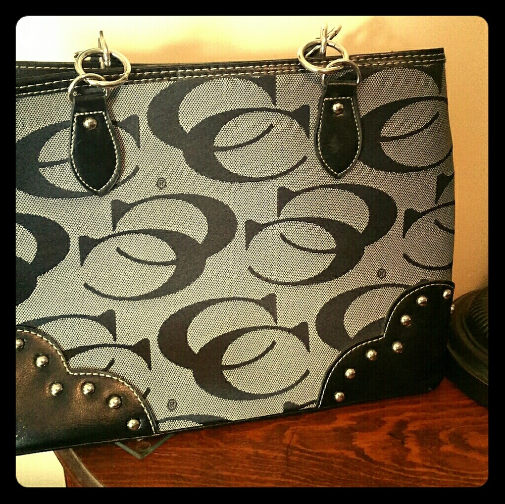 Purse excellent condition