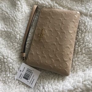 signature patent leather corner zip Wrislet