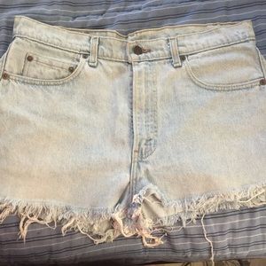 Levis Hi Waisted shorts