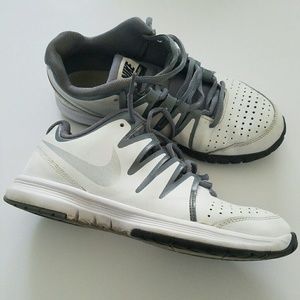 Nike Vapor Court Tennis Shoes