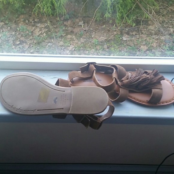 SOLDAmerican Eagle Sandal - Picture 4 of 6