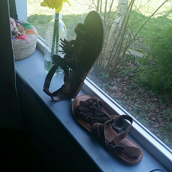 SOLDAmerican Eagle Sandal - Picture 5 of 6