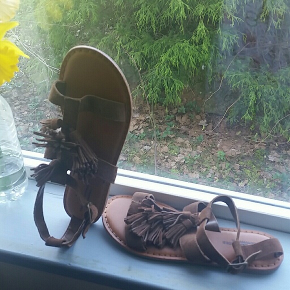 SOLDAmerican Eagle Sandal - Picture 6 of 6