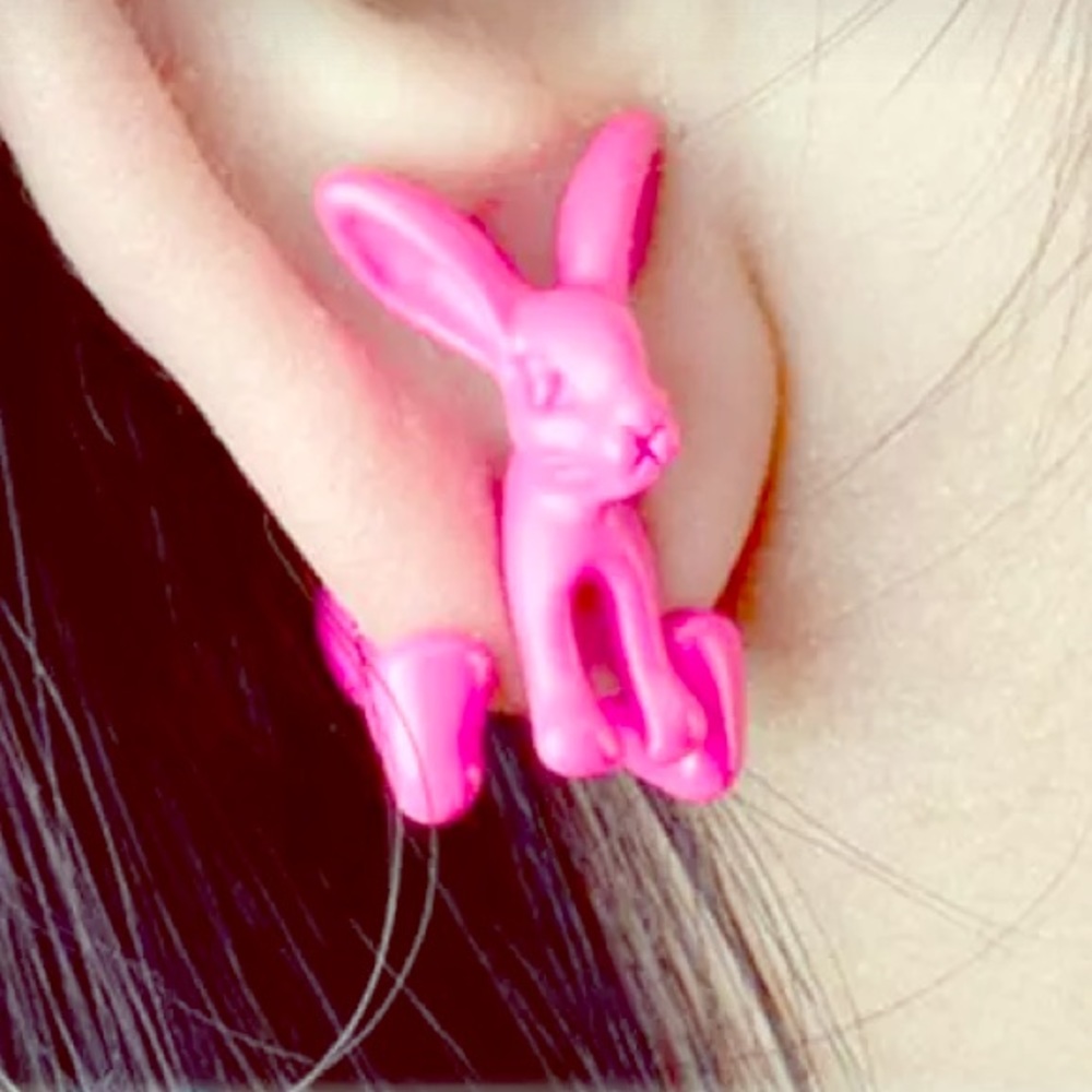 Adorable pink bunny rabbit earrings!!