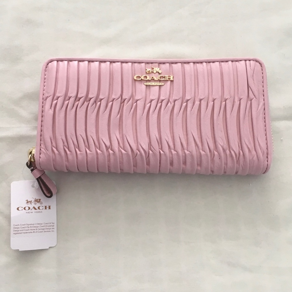 NWT Coach zip around wallet - Picture 1 of 6