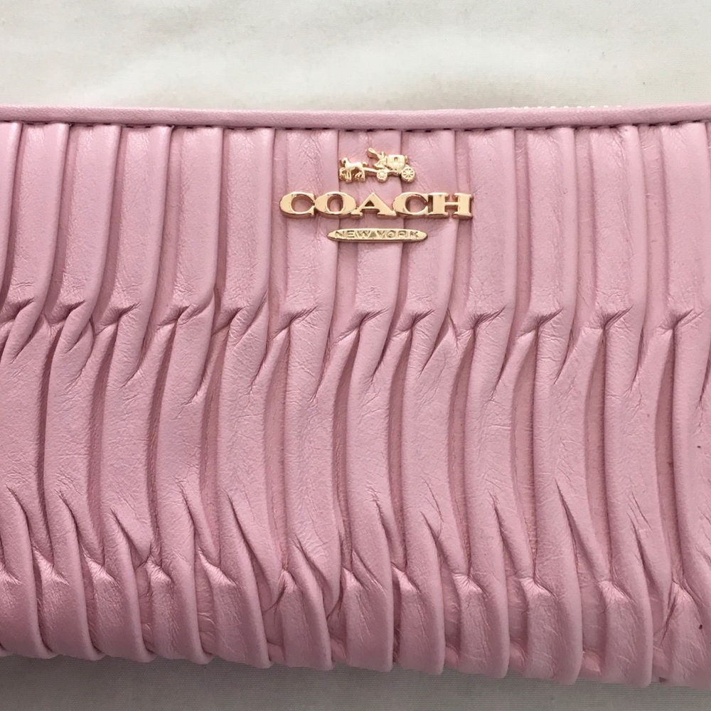 NWT Coach zip around wallet - Picture 2 of 6