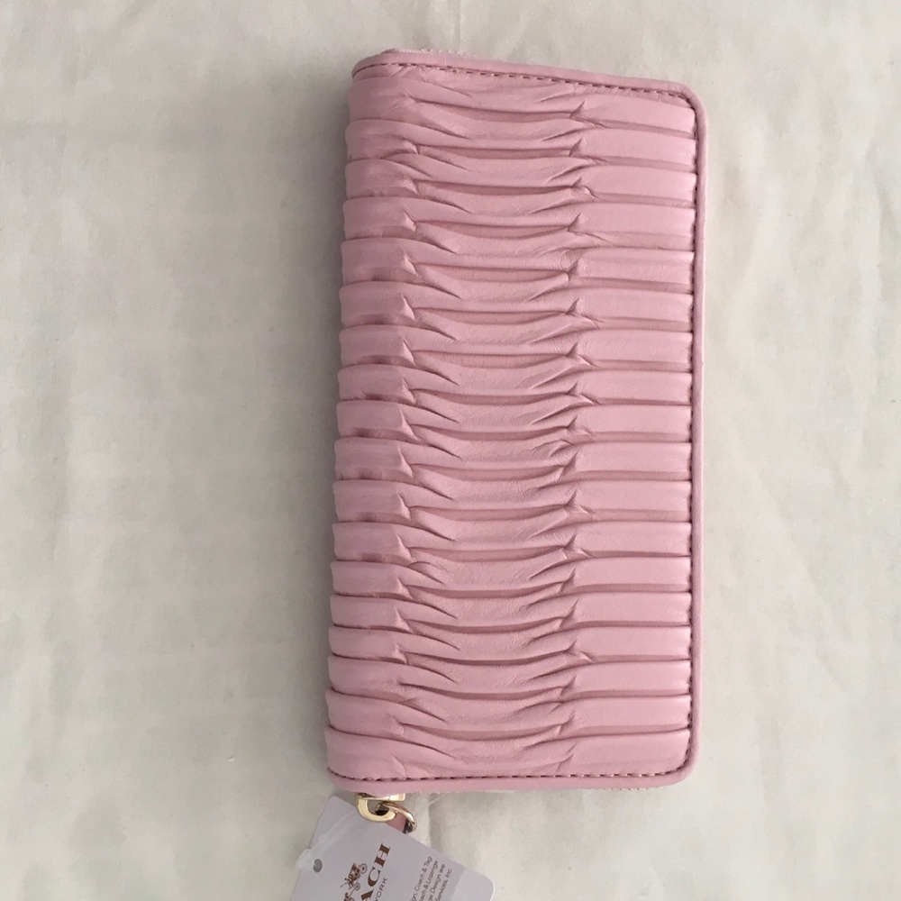 NWT Coach zip around wallet - Picture 4 of 6