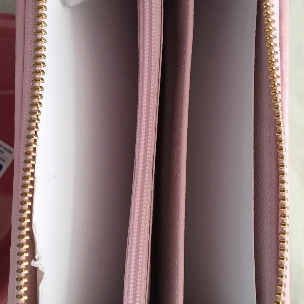 NWT Coach zip around wallet - Picture 6 of 6