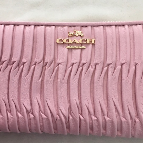 NWT Coach zip around wallet - Picture 2 of 6