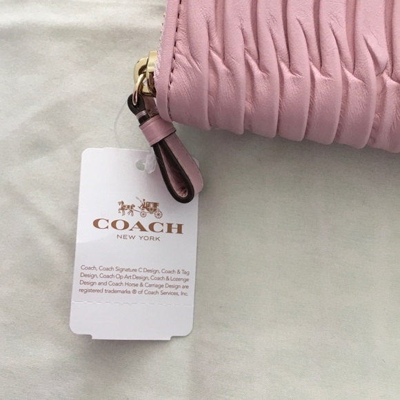 NWT Coach zip around wallet - Picture 3 of 6