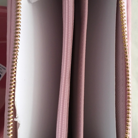 NWT Coach zip around wallet - Picture 6 of 6