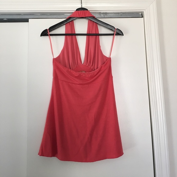 Pretty pink halter top with crochet appliqué - Picture 3 of 3