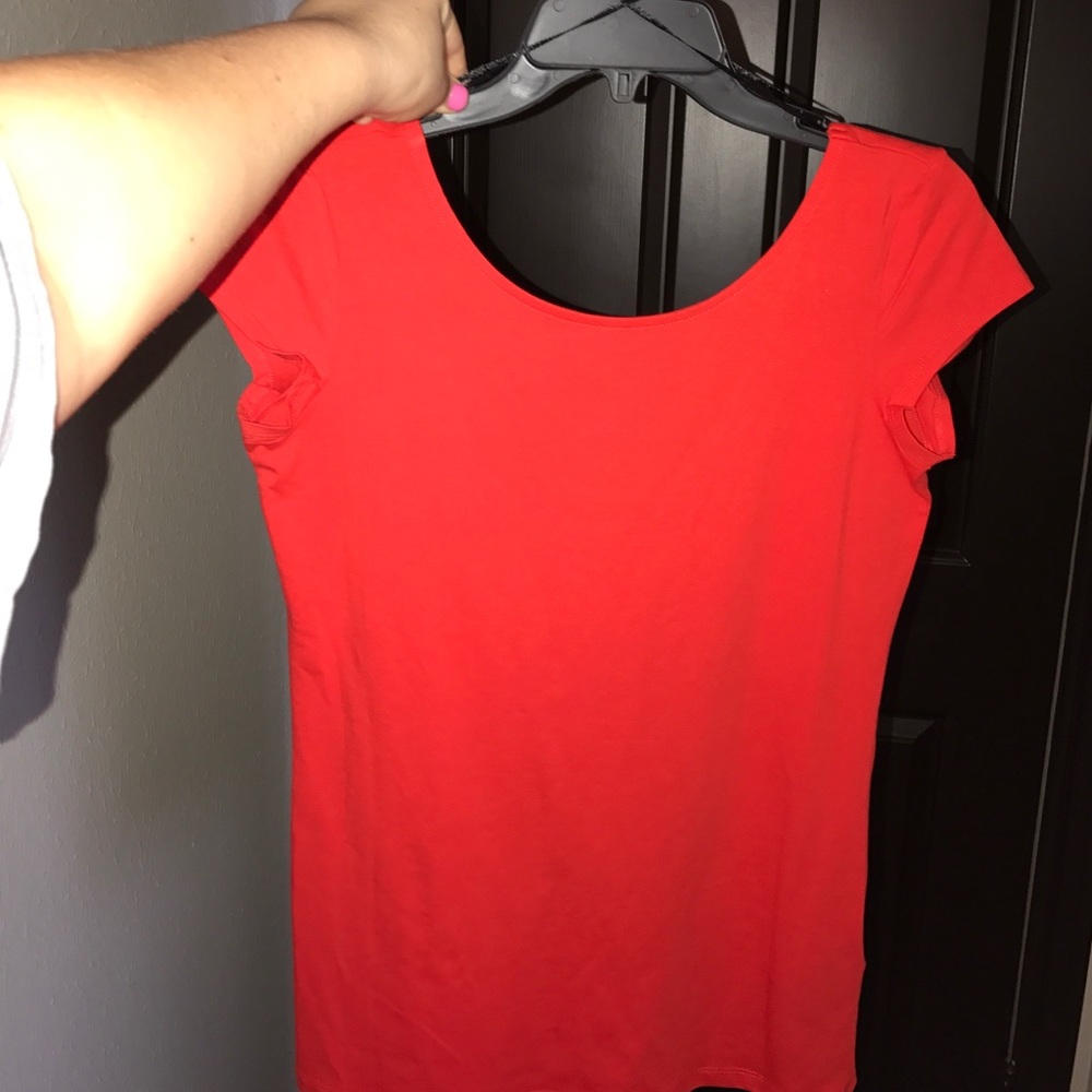 Fitted, cotton tee