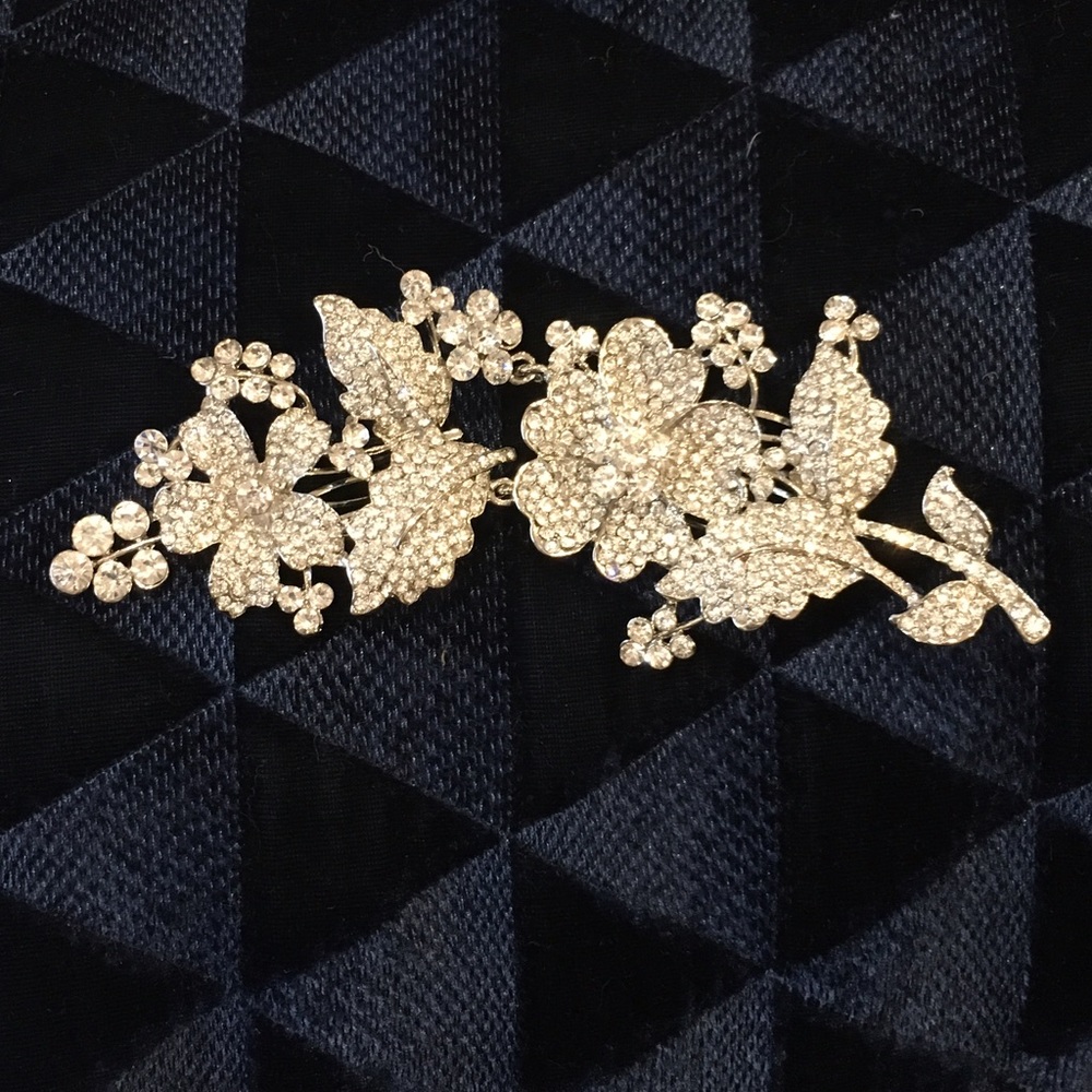 Large crystal floral hair comb