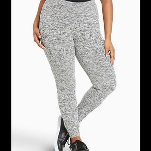 Torrid gray Leggings size  3