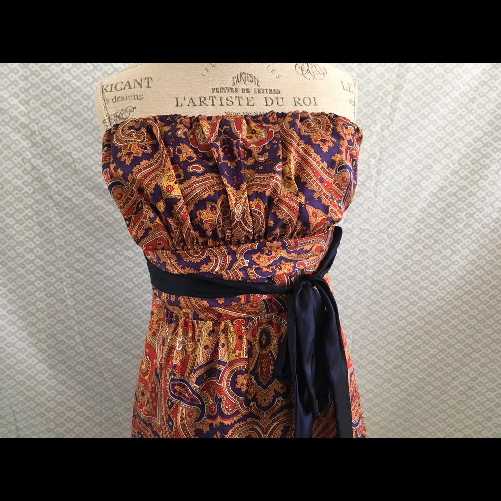 NWT. Sz 8 Beautiful strapless dress.