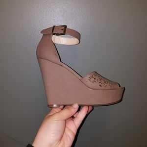 New Jessica Simpson wedges