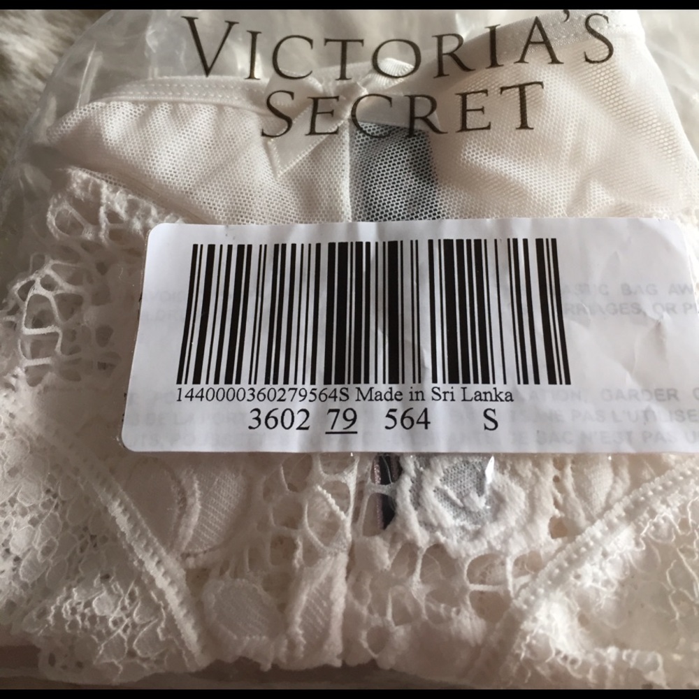 Victoria's Secret "MUSE CHEEKY" Palecream