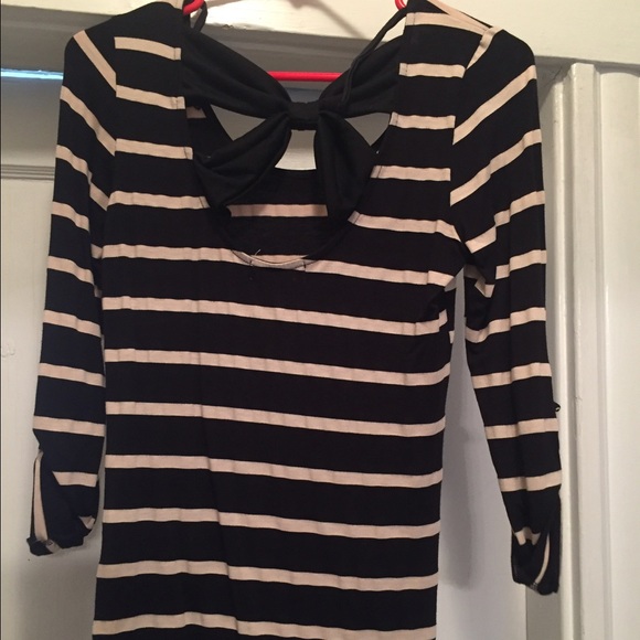 3/4 sleeve black and cream striped top - Picture 2 of 2