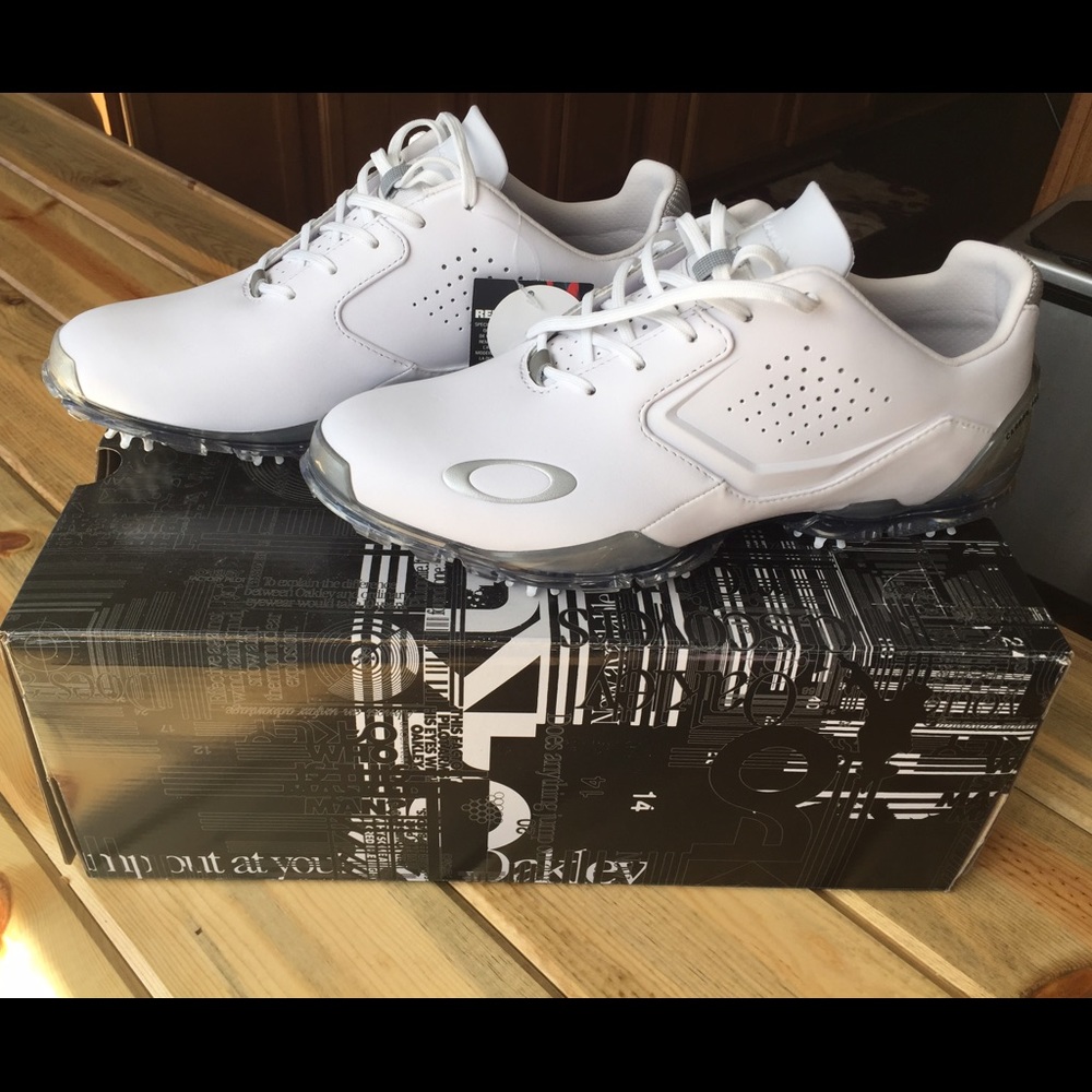 Oakley Carbon Pro 2 NWT and box Golf shoes/ cleats